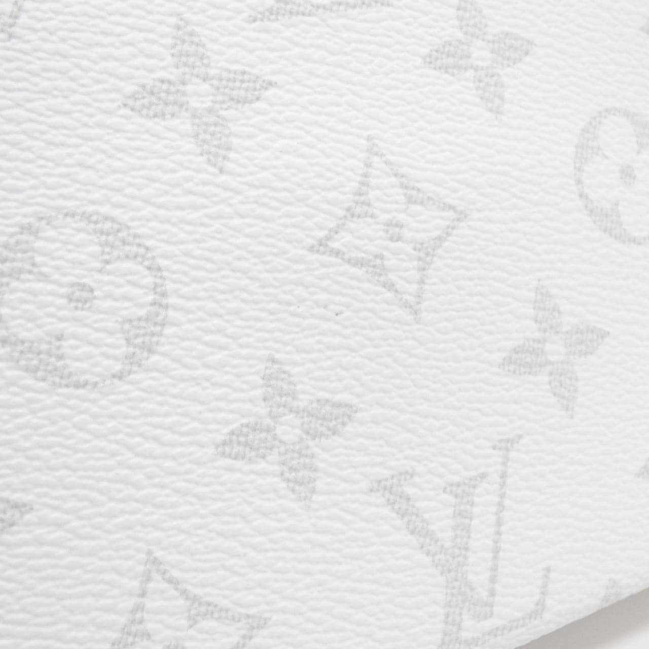 Louis_Vuitton_Taiga_Lama_Gaston_Wearable_Wallet_M30935_Shoulder_Bag_5