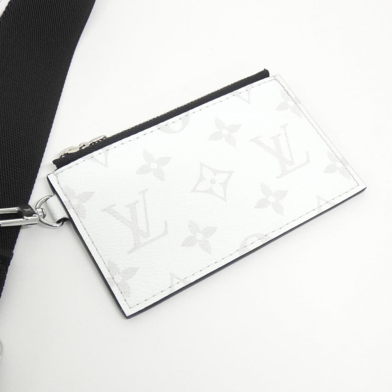 Louis_Vuitton_Taiga_Lama_Gaston_Wearable_Wallet_M30935_Shoulder_Bag_6