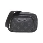 Louis_Vuitton_Taiga_Lama_Outdoor_Pochette_M30755_Shoulder_Bag_1