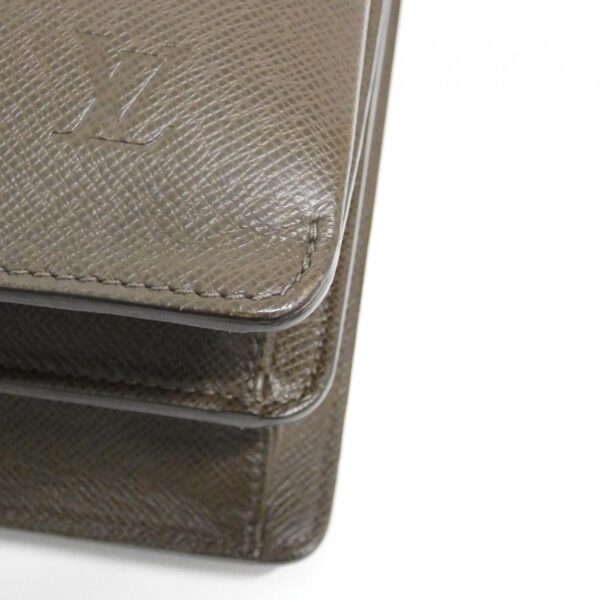 Louis_Vuitton_Taiga_Lobster_41-2_M31048_Bag_3