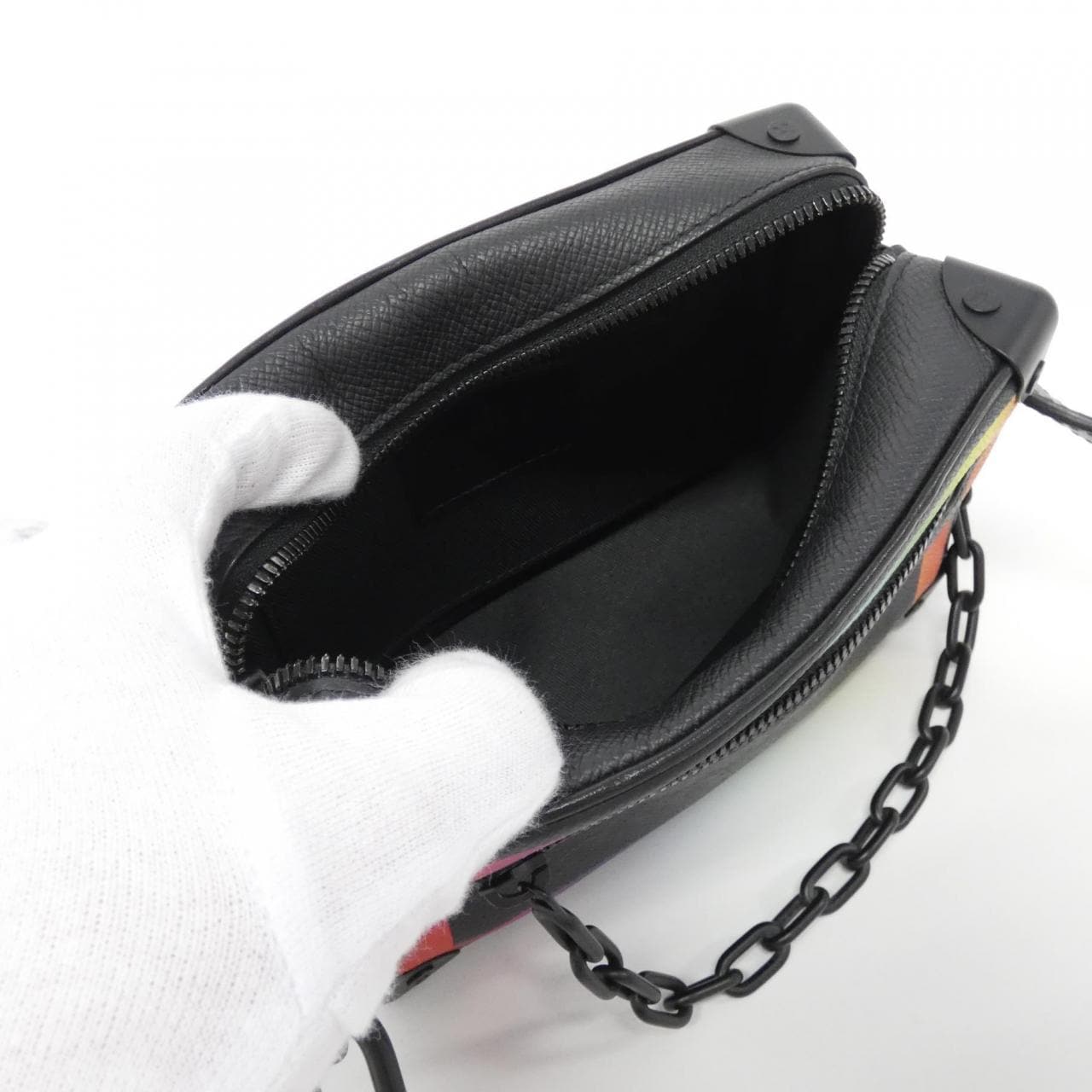 Louis_Vuitton_Taiga_Rainbow_Color_Mini_Soft_Trunk_M30351_Shoulder_Bag_5