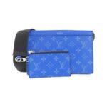 Louis_Vuitton_Tiger_Lama_Gaston_Wearable_Wallet_M83099_Shoulder_Bag_1