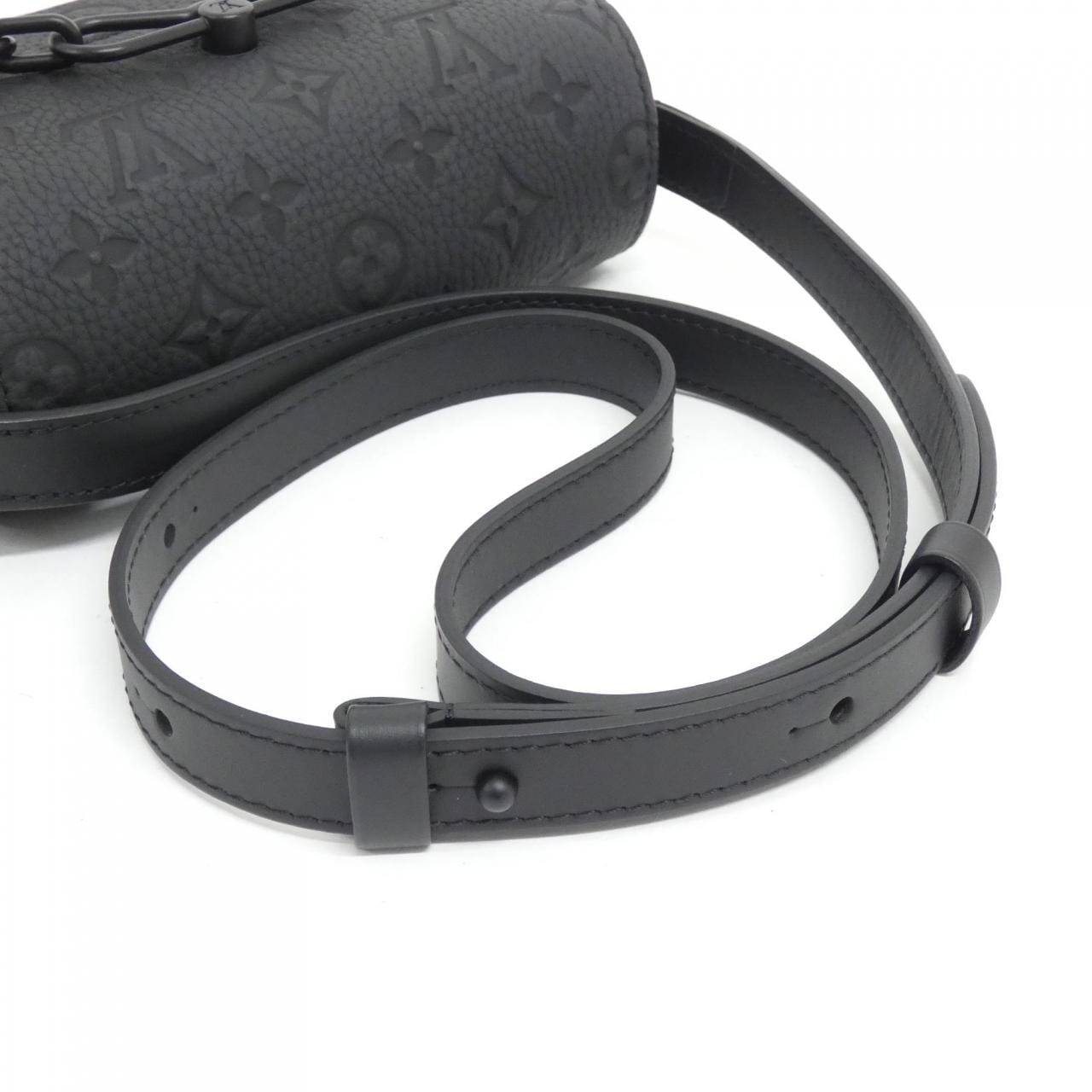 Louis_Vuitton_Trianon_Monogram_Steamer_Wearable_Wallet_M81746_Shoulder_Bag_5