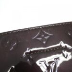 Louis_Vuitton_Vernis_Long_Beach_MM_M90475_Bag_4