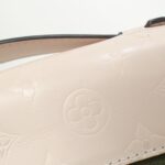 Louis_Vuitton_Very_Messenger_M52128_Bag_4
