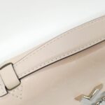 Louis_Vuitton_Very_Messenger_M52128_Bag_5