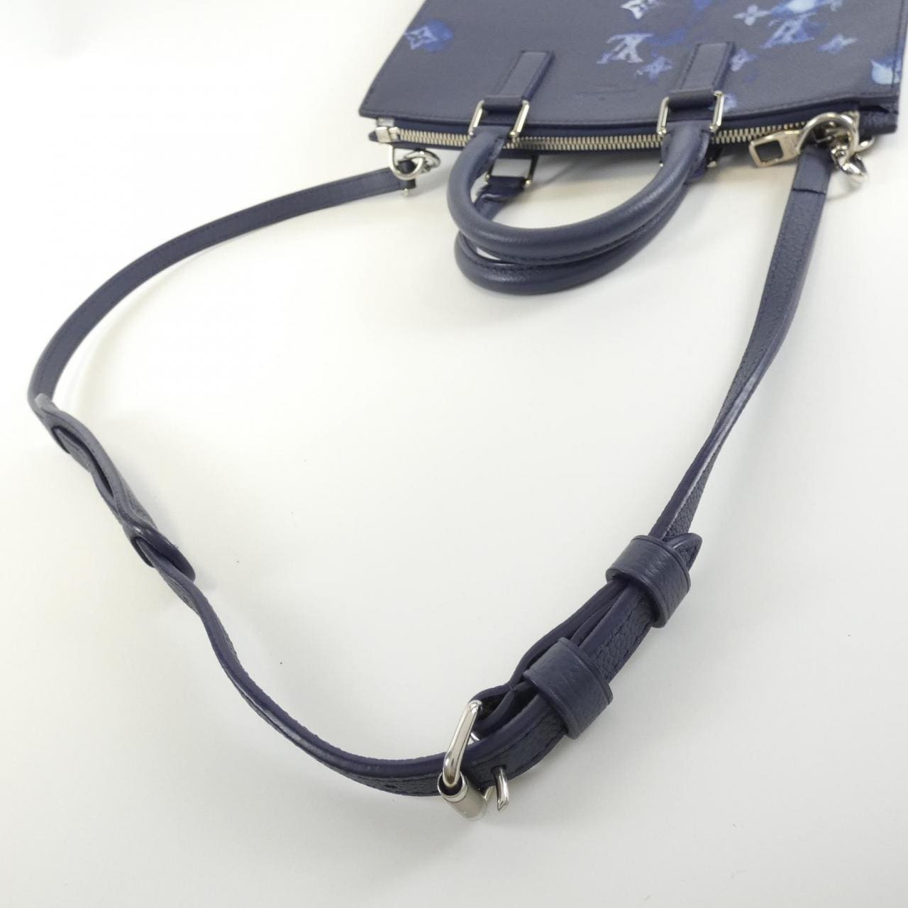 Louis_Vuitton_Watercolor_Monogram_Sac_Plat_Messenger_M57843_Bag_8