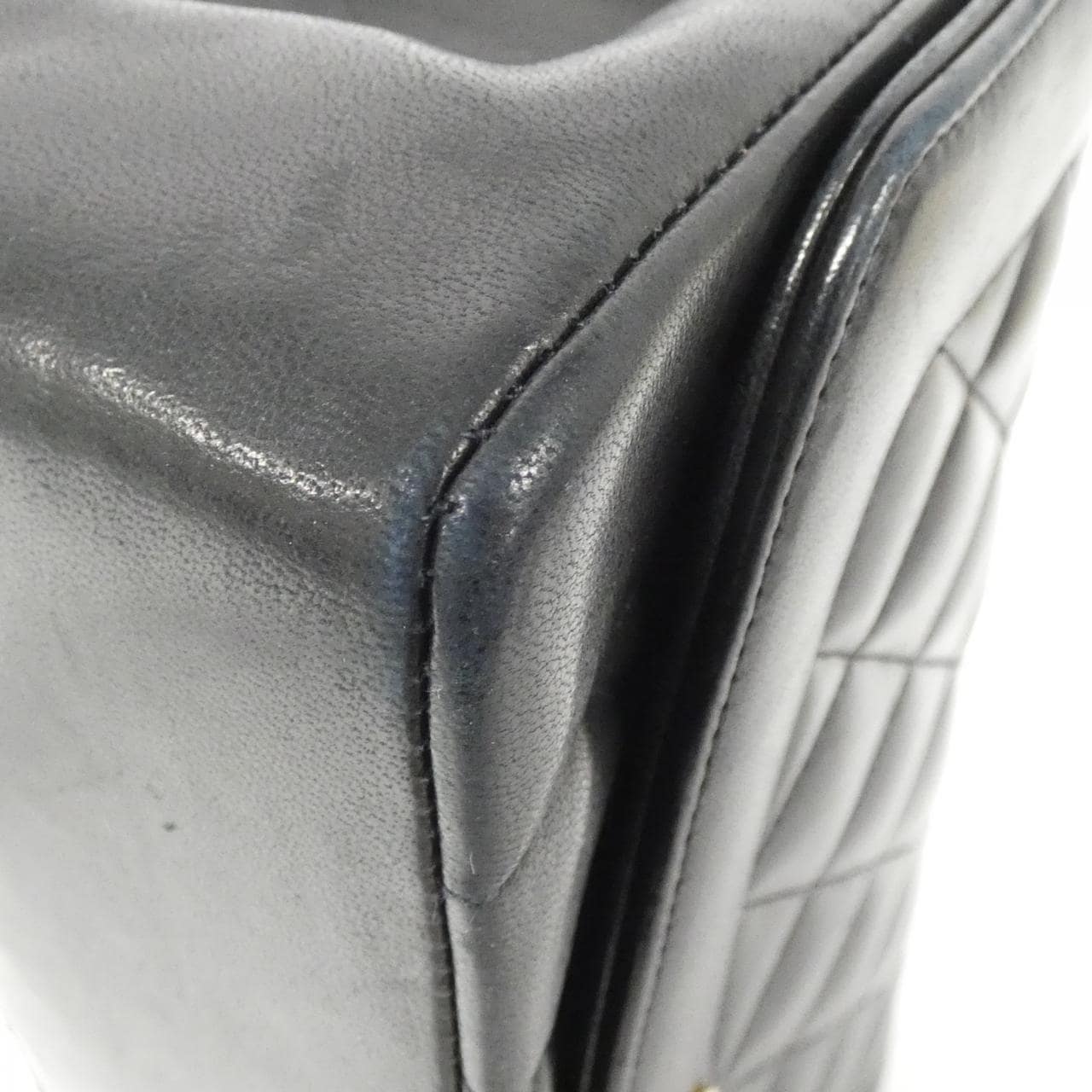 Vintage_Chanel_01165_Shoulder_Bag_3