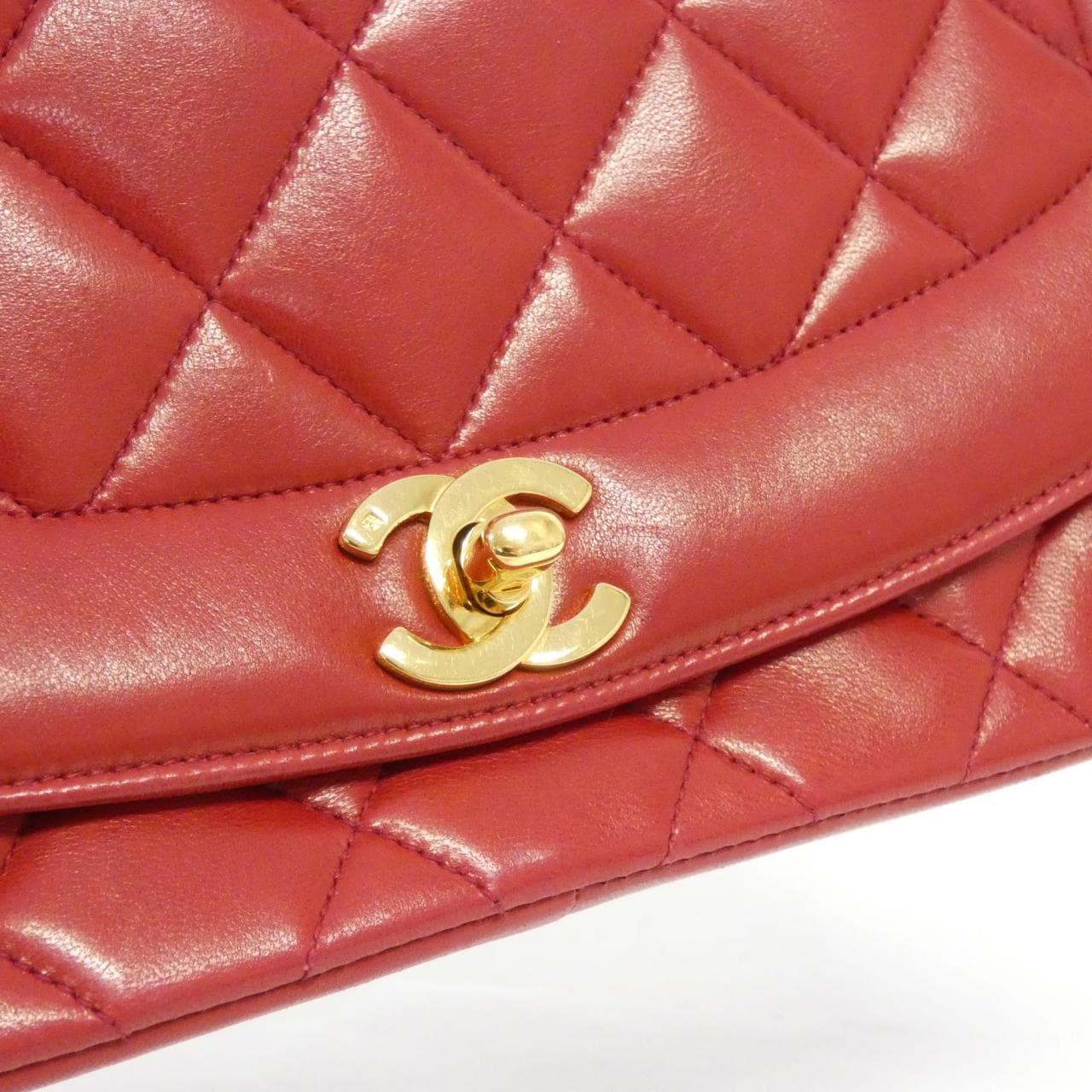 Vintage_Chanel_01165_Shoulder_Bag_5