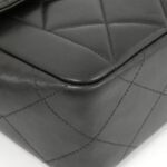 Vintage_Chanel_05290_Shoulder_Bag_3