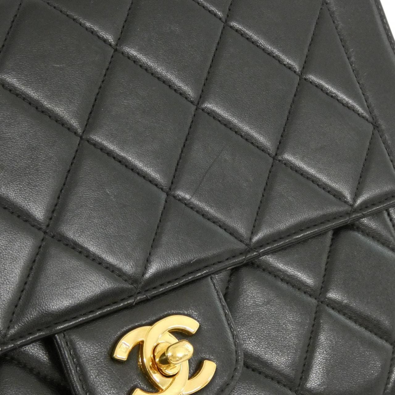 Vintage_Chanel_05290_Shoulder_Bag_4
