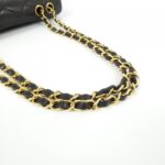 Vintage_Chanel_05290_Shoulder_Bag_8