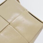 Bottega_Veneta_667048_VCQ72_Shoulder_Bag_4