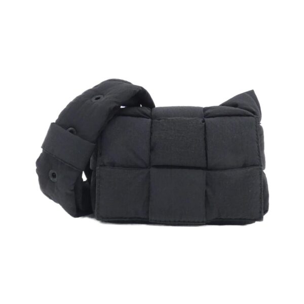 Bottega_Veneta_691018_VBO81_Shoulder_Bag_1