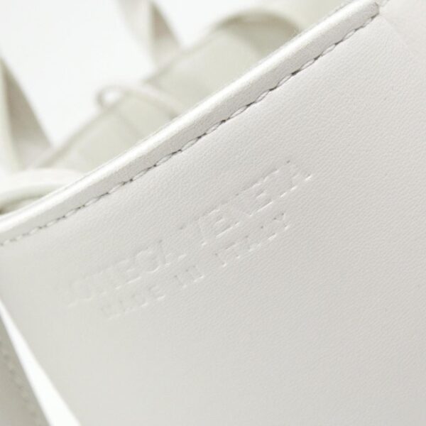 Bottega_Veneta_709337_VCQC2_Bag_3
