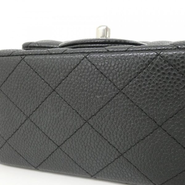 Chanel_35200_Shoulder_Bag_3