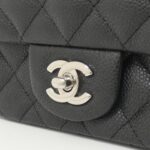 Chanel_35200_Shoulder_Bag_4