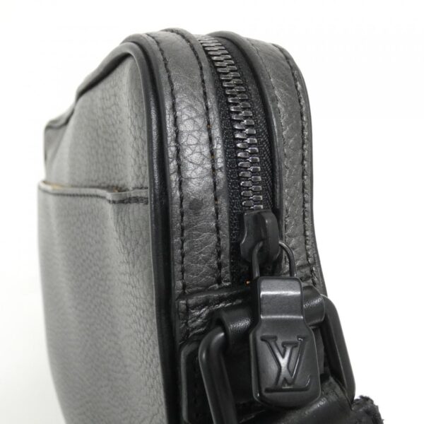 Louis_Vuitton_Alpha_Messenger_M52767_Shoulder_Bag_4