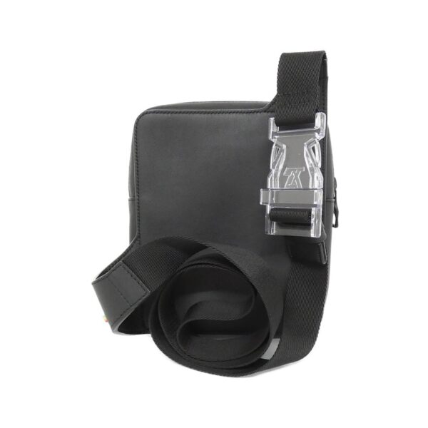 Louis_Vuitton_Asymmetrical_Sling_Bag_M68773_肩背袋_1