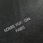 Louis_Vuitton_Carry_All_Cargo_Vibe_M24861_肩背袋_3