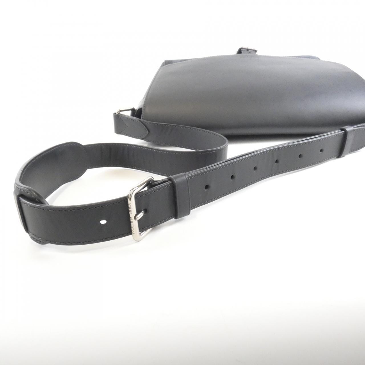 Louis_Vuitton_Damier_Cobalt_Newport_Messenger_MM_N41585_Shoulder_Bag_5