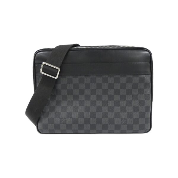 Louis_Vuitton_Damier_Graphite_Troca_Messenger_N40088_Shoulder_Bag_1