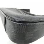 Louis_Vuitton_Damier_Graphite_Umbrella_Roll_N41289_Shoulder_Bag_3