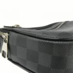 Louis_Vuitton_Damier_Graphite_Umbrella_Roll_N41289_Shoulder_Bag_4