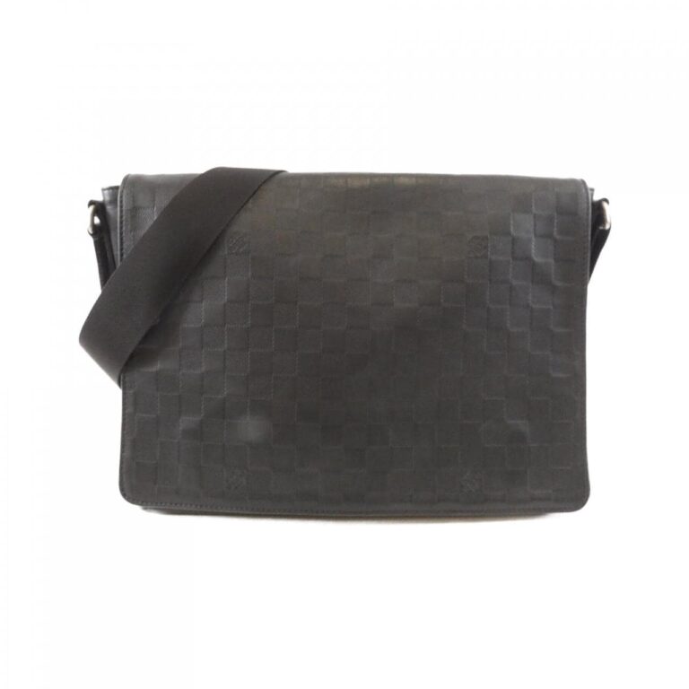 Louis_Vuitton_Damier_Infini_District_MM_N41038_Shoulder_Bag_0