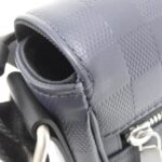 Louis_Vuitton_Damier_Infini_District_PM_N41034_肩背袋_6