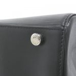 Louis_Vuitton_Epi_Brea_GM_M40333_Bag_4