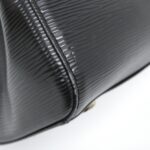 Louis_Vuitton_Epi_Brea_GM_M40333_Bag_5