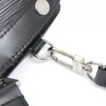 Louis_Vuitton_Epi_Brea_GM_M40333_Bag_8