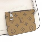Louis_Vuitton_Epi_Marelle_M80688_Shoulder_Bag_5