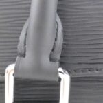 Louis_Vuitton_Epi_Segur_PM_M58872_Bag_4