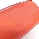 Louis_Vuitton_Epi_XL_Soft_Pocheton_M23719_Shoulder_Bag_3