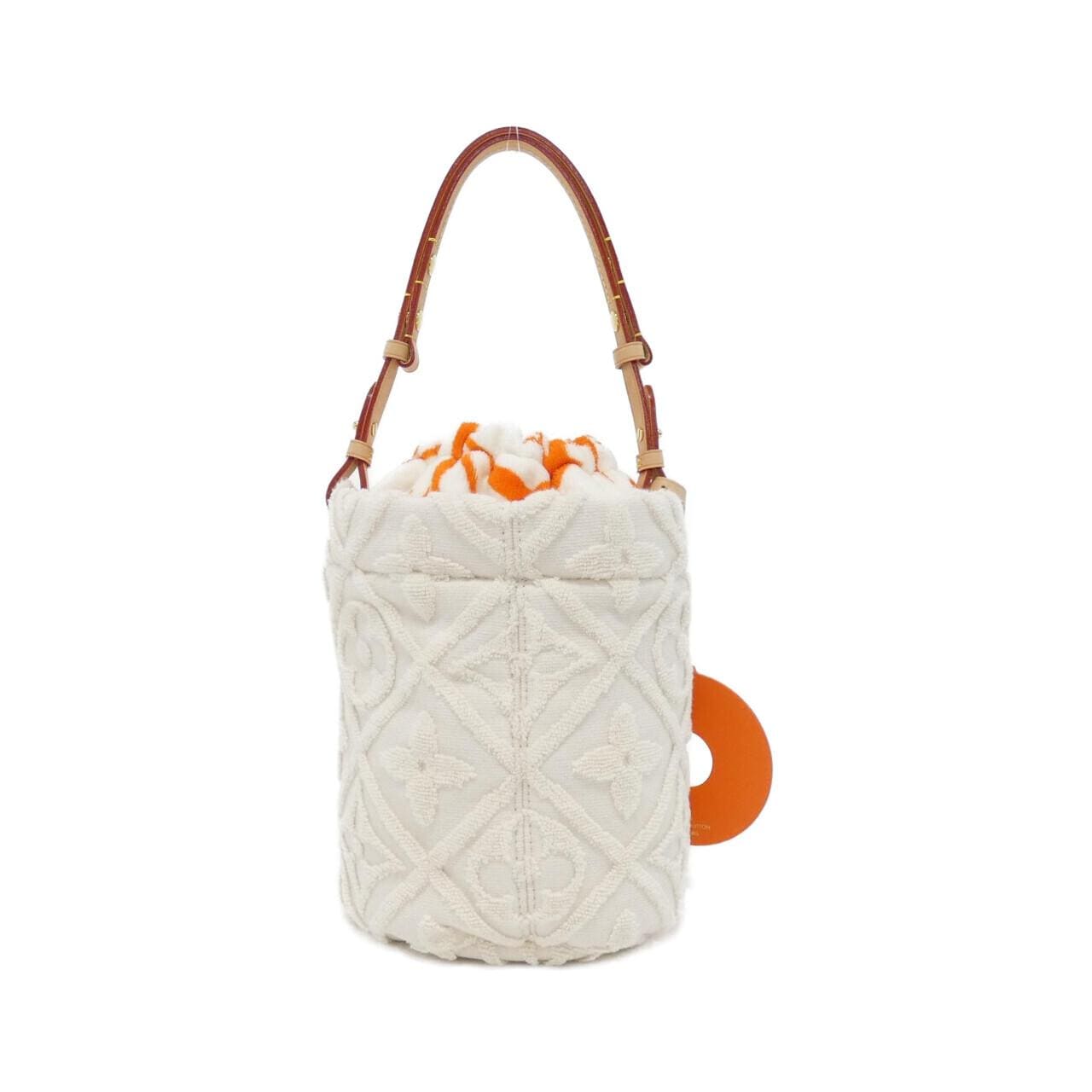 Louis_Vuitton_LV_By_The_Pool_Bucket_LV_Vacation_M25146_Bag_2