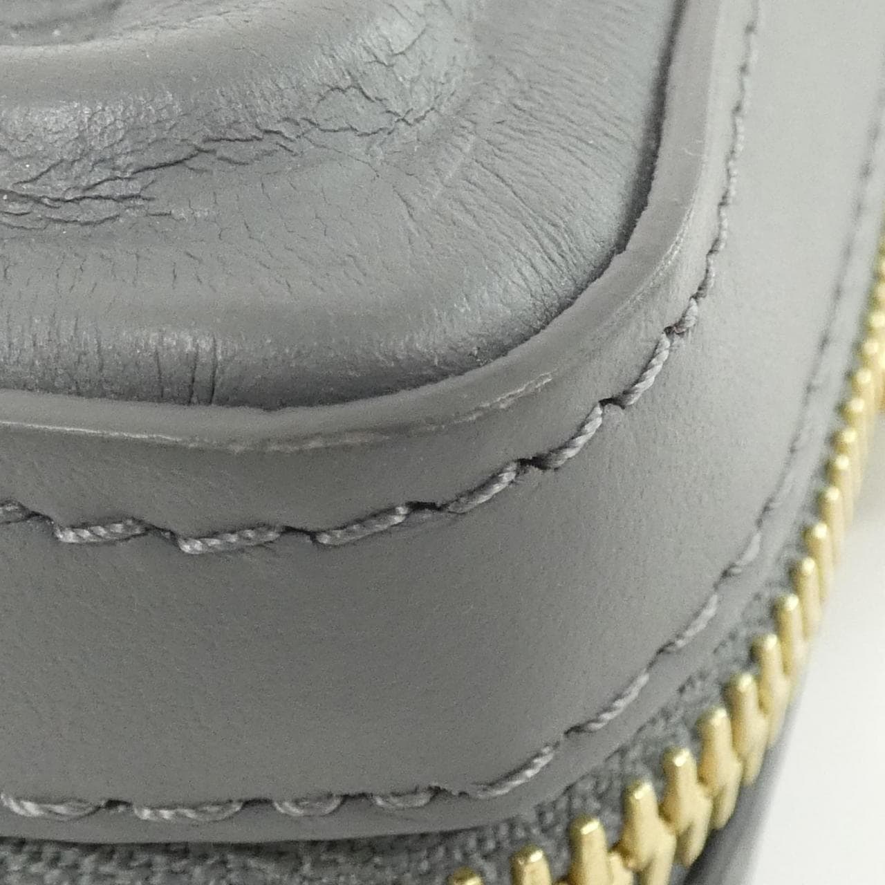 Louis_Vuitton_LV_Ornament_Soft_Trunk_Wallet_M82035_Shoulder_Bag_2