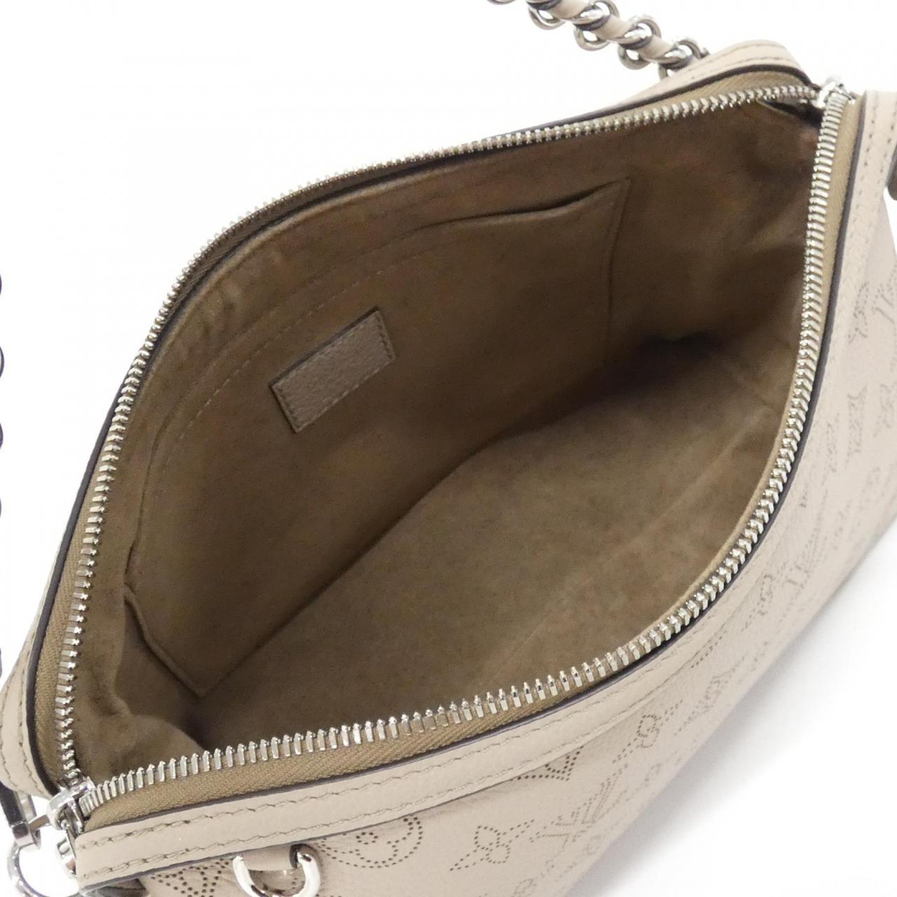 Louis_Vuitton_Mahina_Hand_It_All_PM_M24255_Shoulder_Bag_5