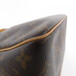 Louis_Vuitton_Monogram_Batignolles_M51156_Bag_2