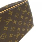 Louis_Vuitton_Monogram_Batignolles_M51156_Bag_2