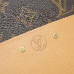 Louis_Vuitton_Monogram_Boite_Chapeau_Souple_MM_M45647_Shoulder_Bag_2