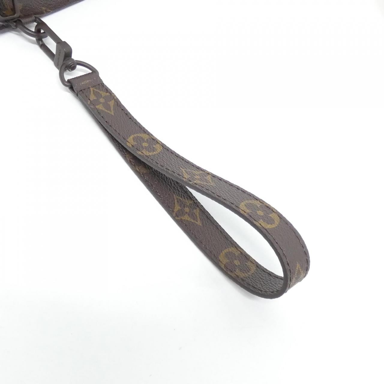 Louis_Vuitton_Monogram_Chess_Stand_Pouch_M81588_Accessory_Pouch_6