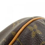 Louis_Vuitton_Monogram_Croissant_MM_M51512_Shoulder_Bag_3