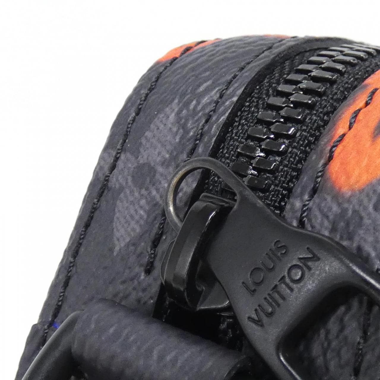 Louis_Vuitton_Monogram_Eclipse_LV_Graffiti_Trio_Messenger_M21396_Shoulder_Bag_4