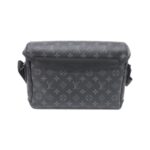 Louis_Vuitton_Monogram_Eclipse_Messenger_Voyage_PM_M12517_肩背袋_1