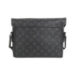 Louis_Vuitton_Monogram_Eclipse_Messenger_Voyage_PM_M40511_Shoulder_Bag_2