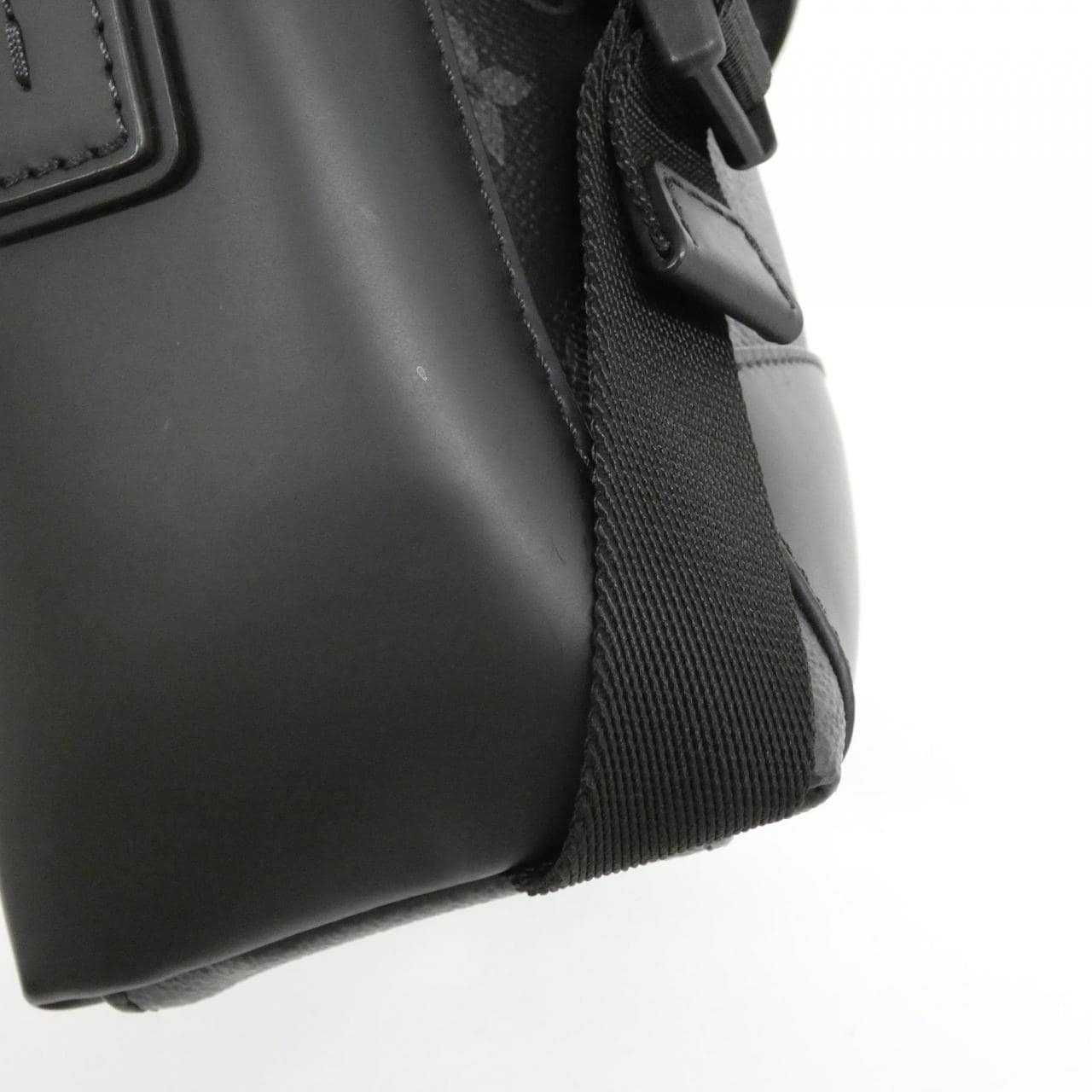 Louis_Vuitton_Monogram_Eclipse_Messenger_Voyage_PM_M40511_Shoulder_Bag_7