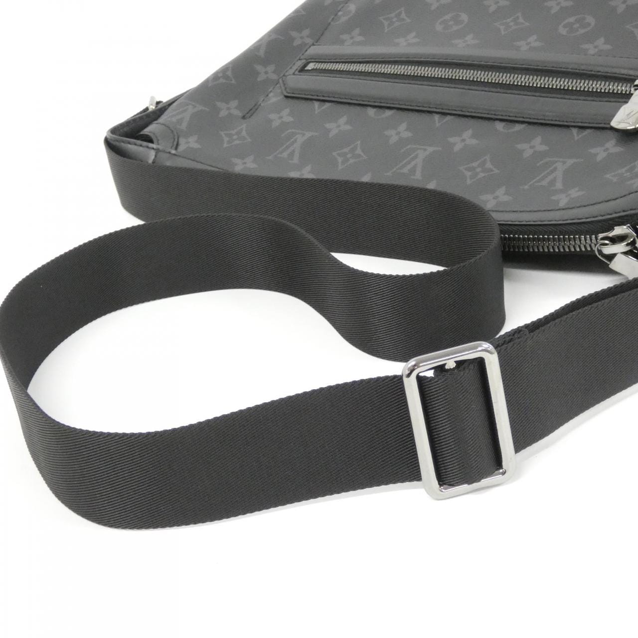 Louis_Vuitton_Monogram_Eclipse_Odyssey_Messenger_PM_M44223_Shoulder_Bag_6