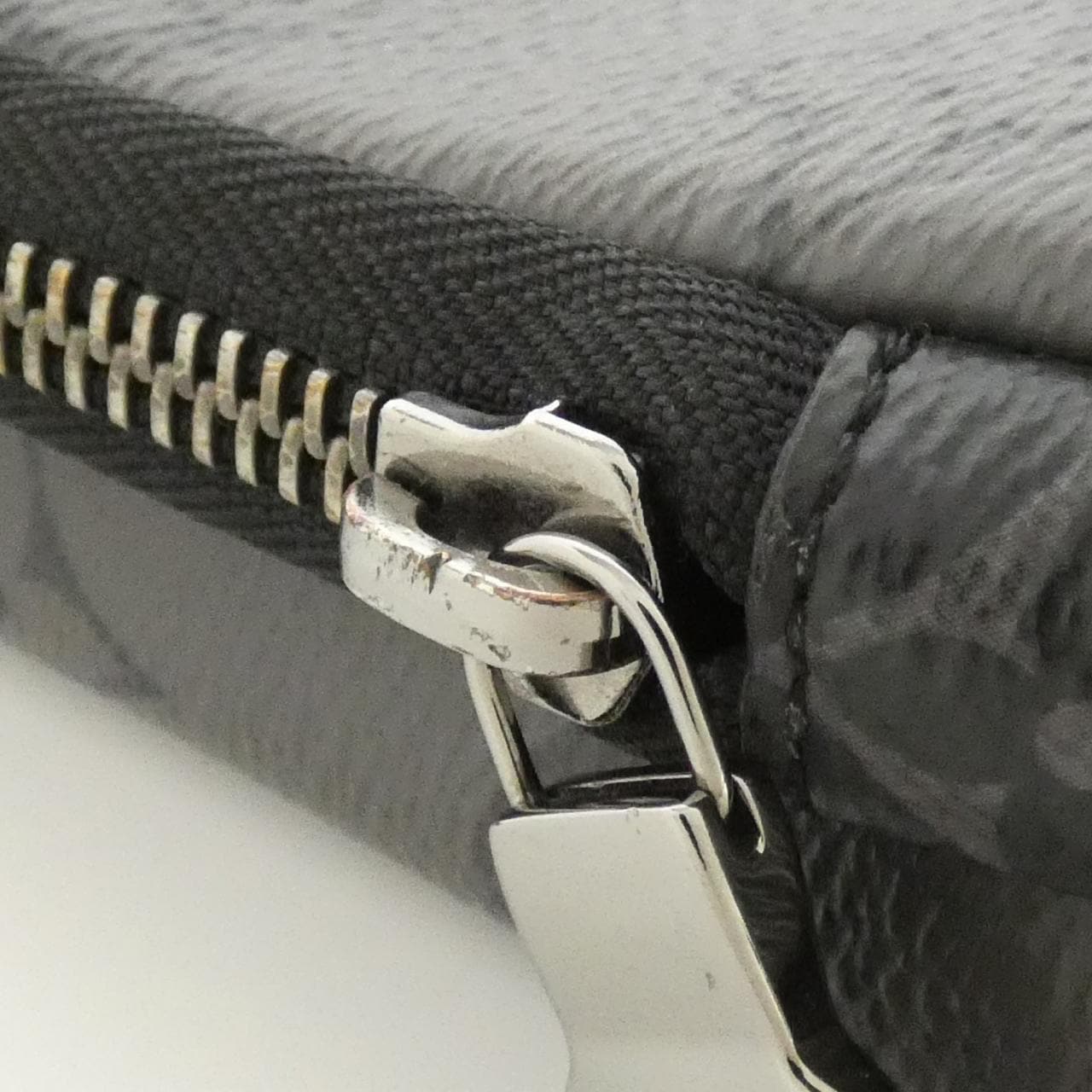 Louis_Vuitton_Monogram_Eclipse_Reverse_Double_Phone_Pouch_Shoulder_Bag_M69534_4